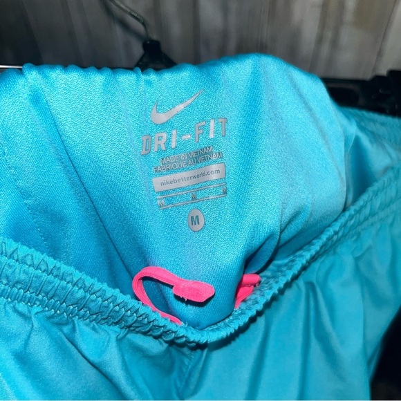 Nike Girls Blue & Pink Shorts - Picture 6 of 6